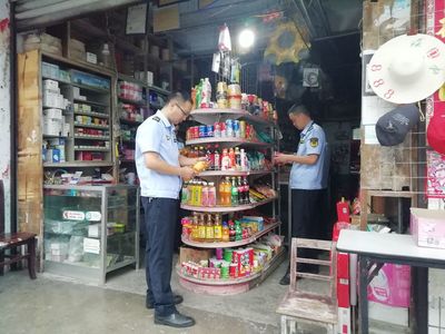湖北竹溪县市场监管局开展农村市场食品安全专项检查与市场调查